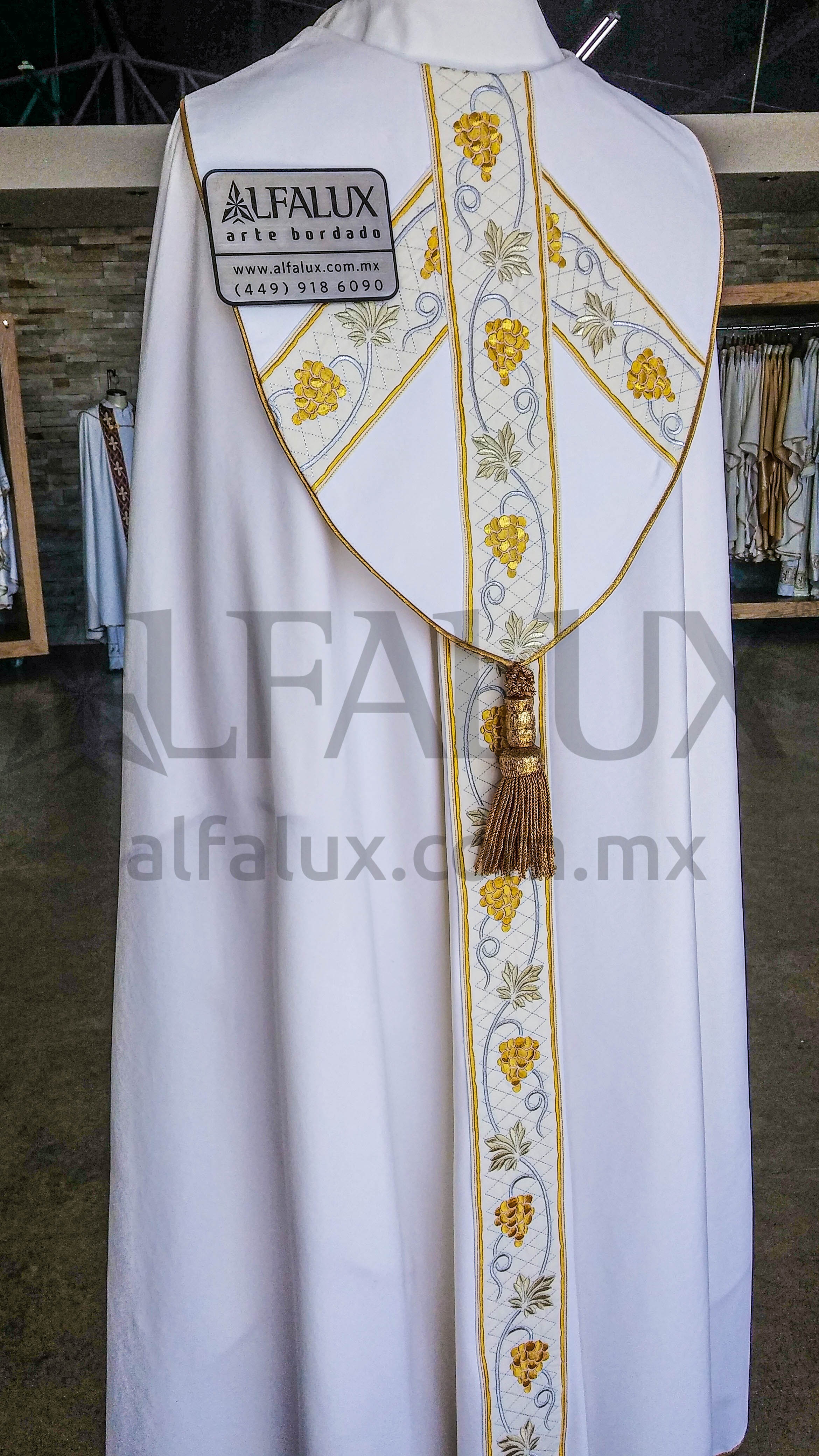 03 UVAS Blanco Capa 342